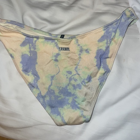 Triangl tie dye bikini - Picture 4 of 5